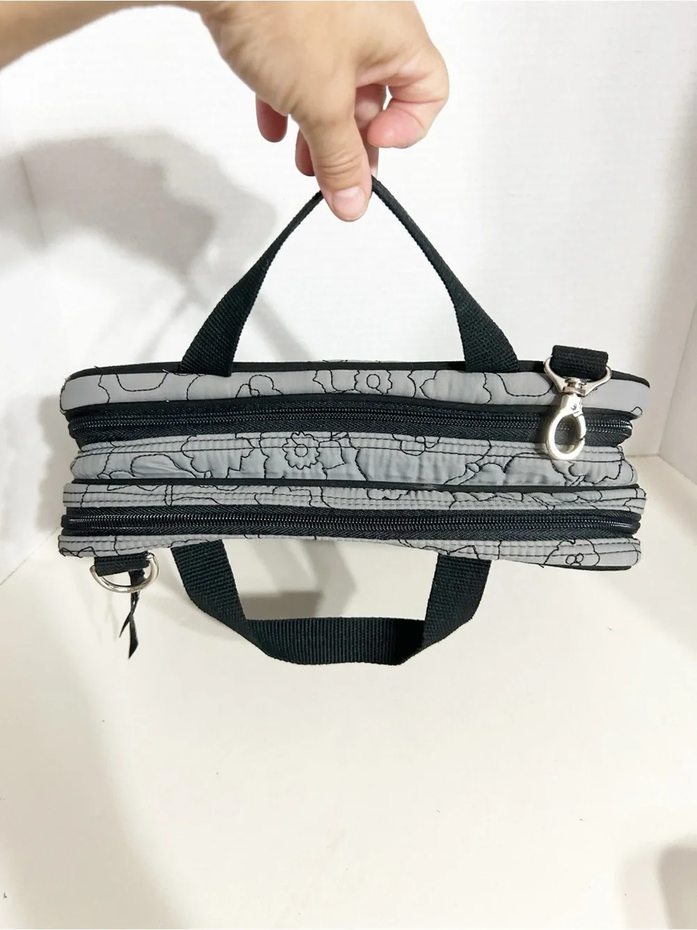 Thirty-One Quilted Grey Floral Fold-Out Cosmetic Travel Bag Organizer